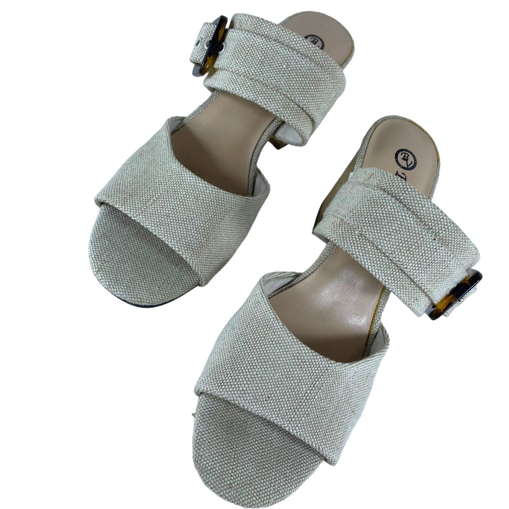 Bella-Vita Woman's Corked Heel Mule with Tortoise Style Buckle in Size 9W